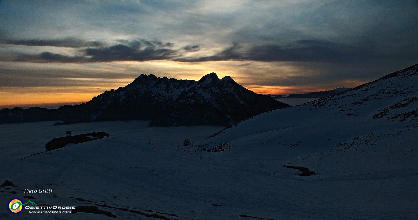 76 tramonto alla Baita Alta di Grem .JPG